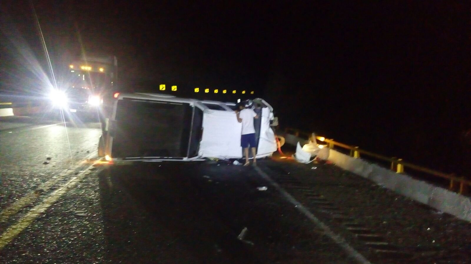 Choque de dos vehiculos deja 6 personas lesionadas en la autopista ...