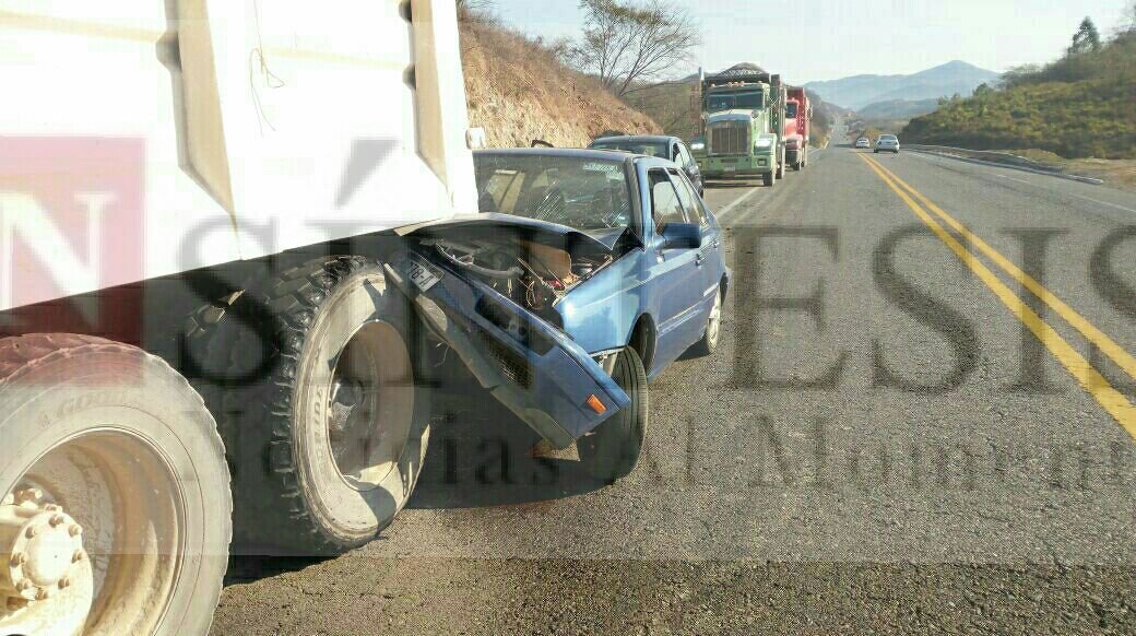 4 menores y un adulto lesionados en aparatoso accidente en la autopista ...