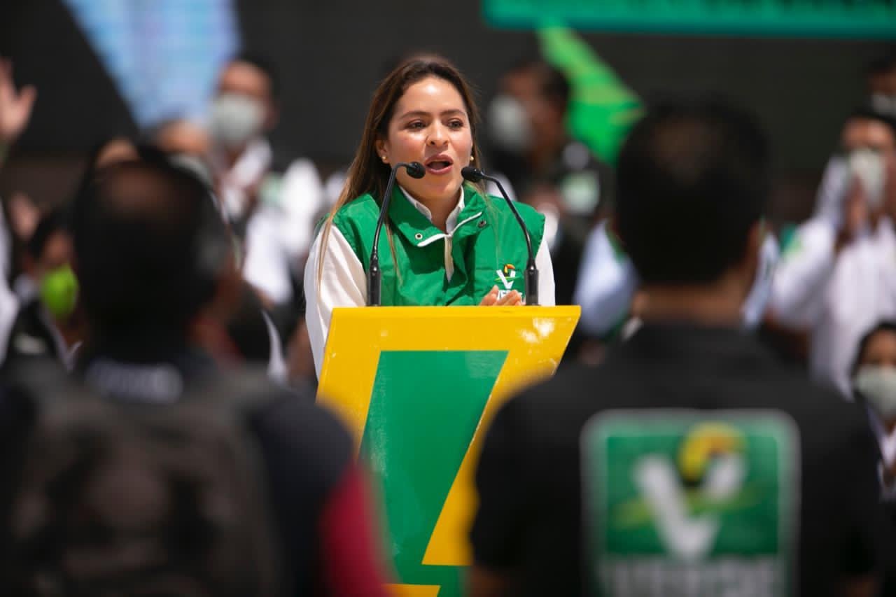 Discurso de una mujer del equipo de Juan Antonio Magaña del Partido Verde Ecologista de México
