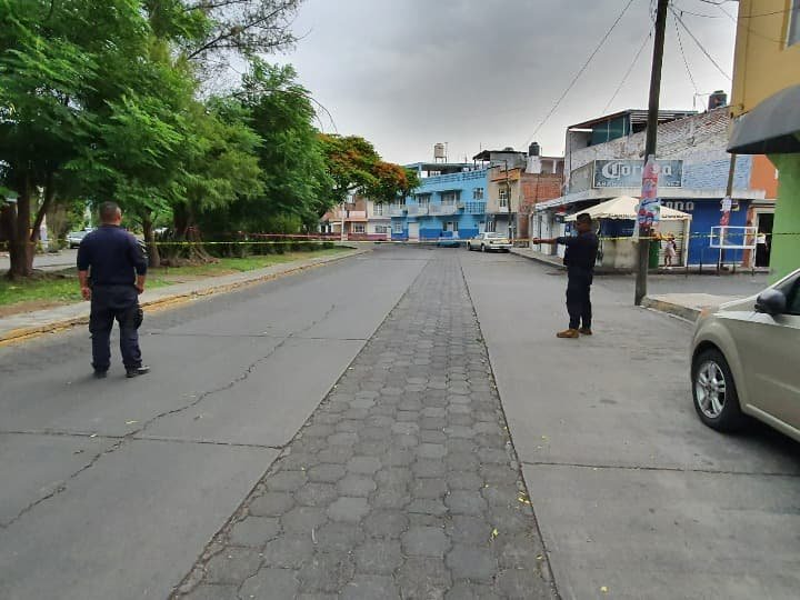 Calle acordonada de Zamora con elementos policiacos pressentes