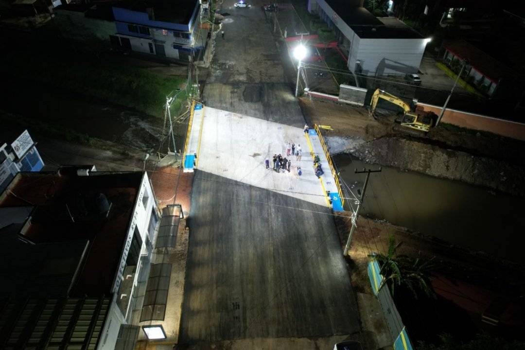 concluye en tiempo récord puente en avenida Siervo de la Nación