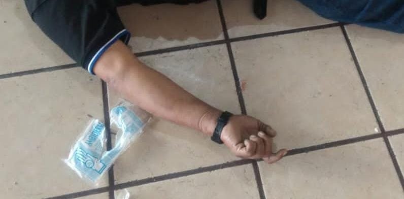 asaltante es abatido por policías en la Terminal de Autobuses de Apatzingán