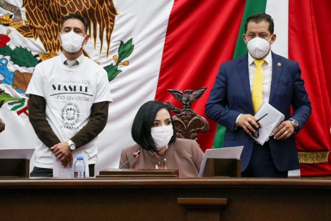 trabajadores del congreso quieren huelga