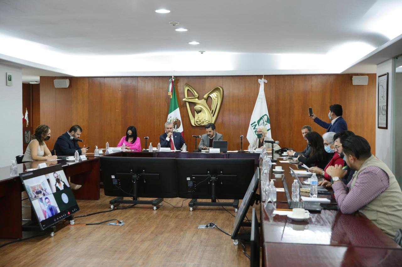Bedolla y Zoé Robledo dan seguimiento a traslado de oficinas del IMSS a Morelia