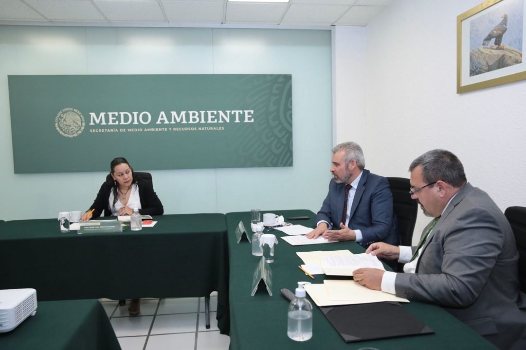 Gobiernos de Michoacán y México sumarán esfuerzos para conservar hábitat de la Monarca