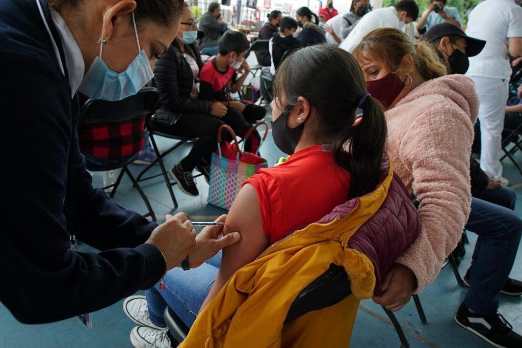 Avance del 50 por ciento en vacunación anti COVID-19 en menores de 5 a 11 años