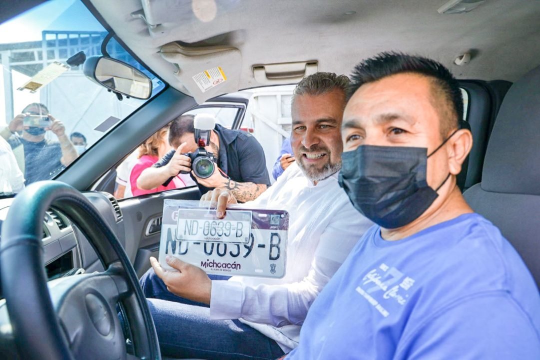 Regularizarán autos en nuevo módulo de Apatzingán