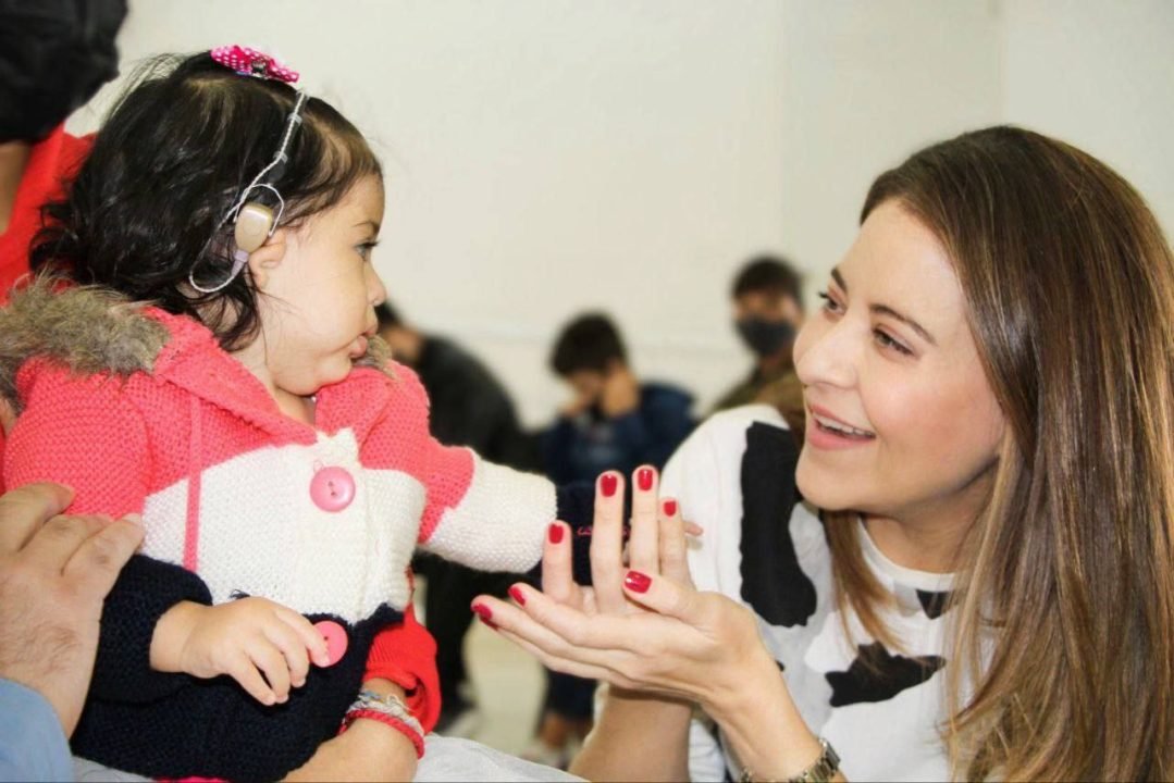 DIF Morelia logra que niñas escuchen por primera vez