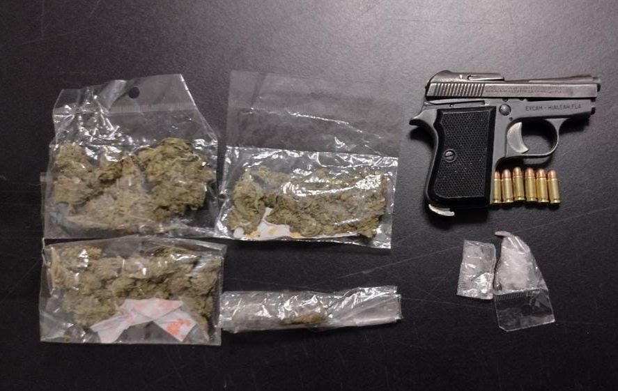 SSP detuvo a 3 personas en posesión de arma de fuego, drogas y vehículo