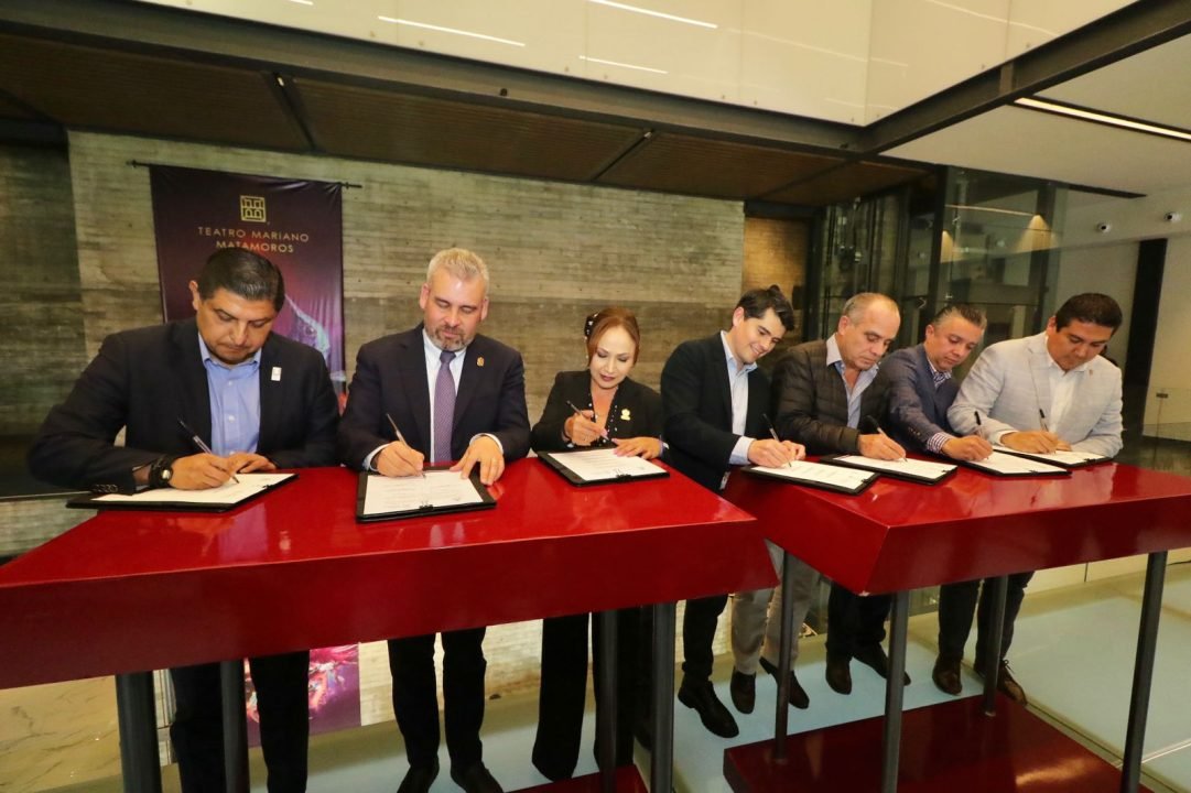 Gobierno de Michoacán signa convenios con sector empresarial para fortalecer la economía y el turismo