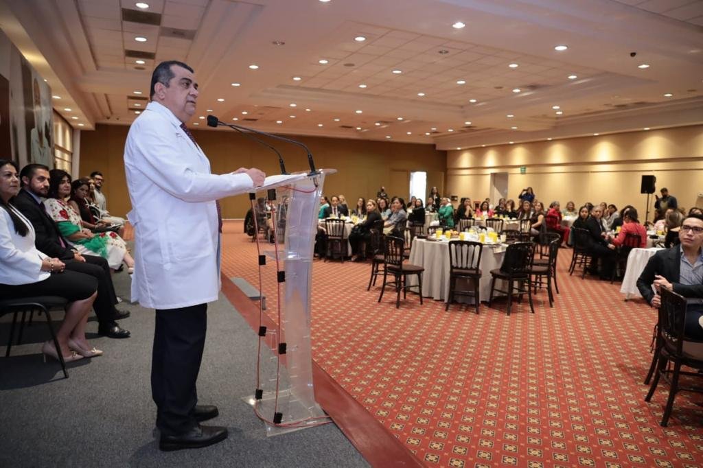 Reconocen a trabajadores sociales de Michoacán