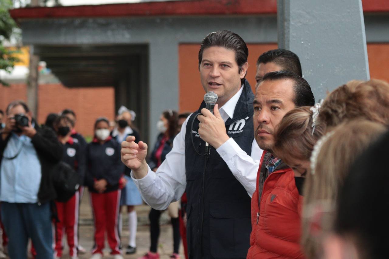Llama Alfonso Martínez a jóvenes a disfrutar con plenitud esa etapa de su vida