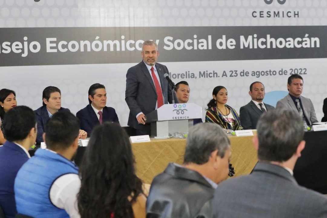 Llama Bedolla a integrantes del CESMICH a trabajar en unidad en beneficio del estado