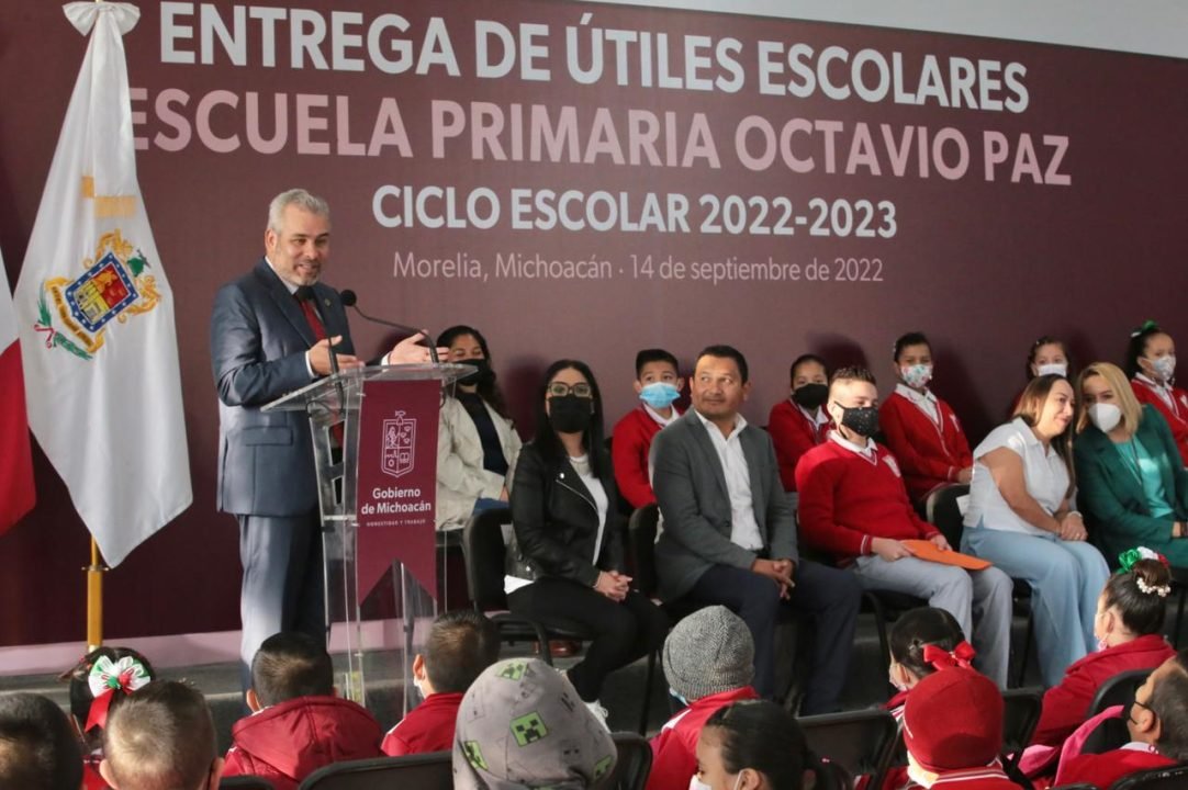 Gobierno de Michoacán invierte 178 mdp en útiles, materiales didácticos y mejoría de escuelas