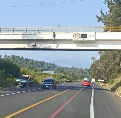 Movilización por falso cadáver en la autopista Siglo XXI