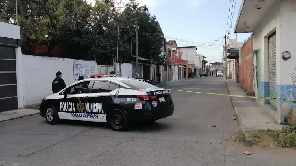 Balean negocio de botanas en Uruapan