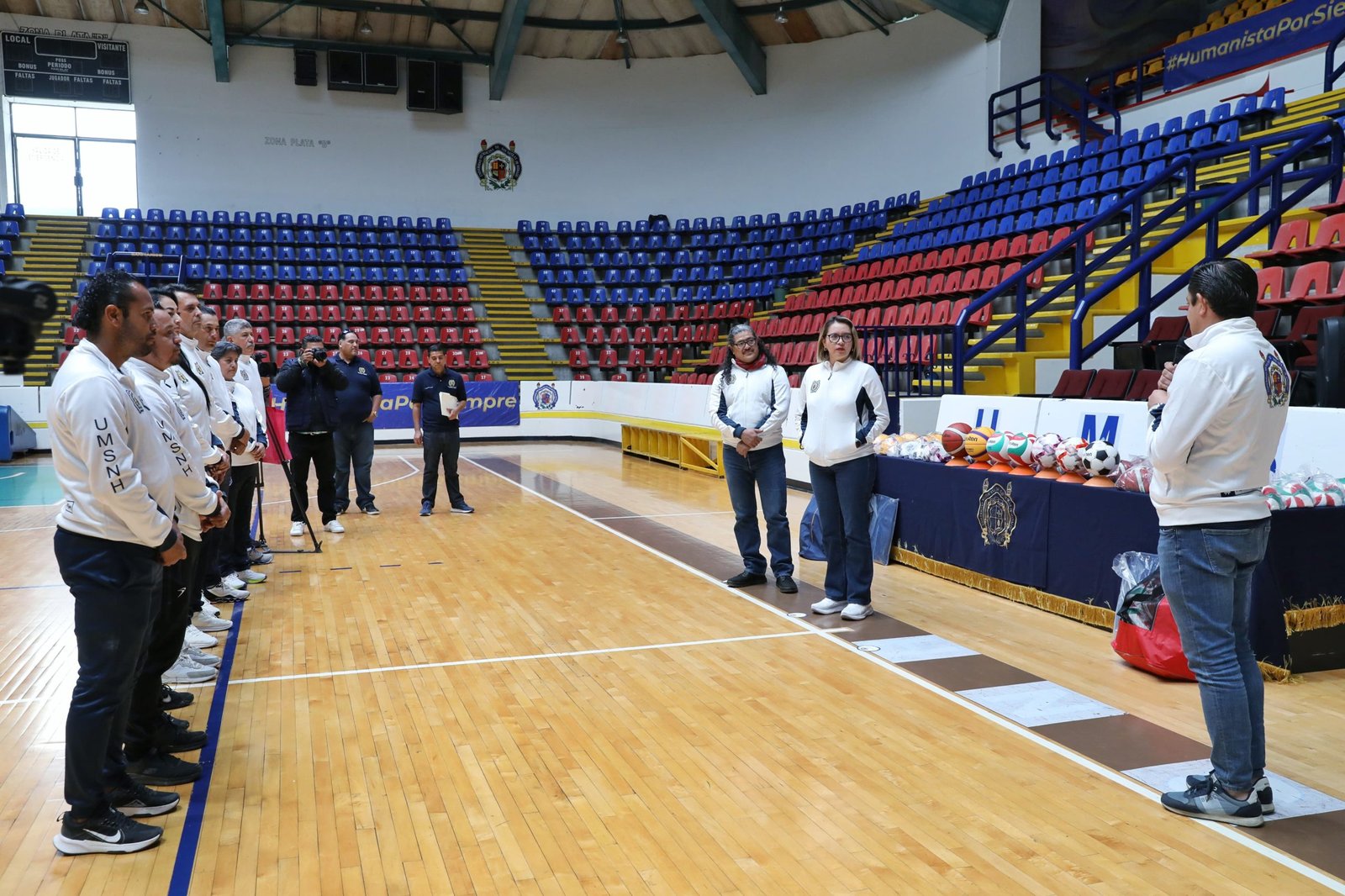 Entregaron nuevos equipos para deportistas de alto rendimiento de la UMSNH