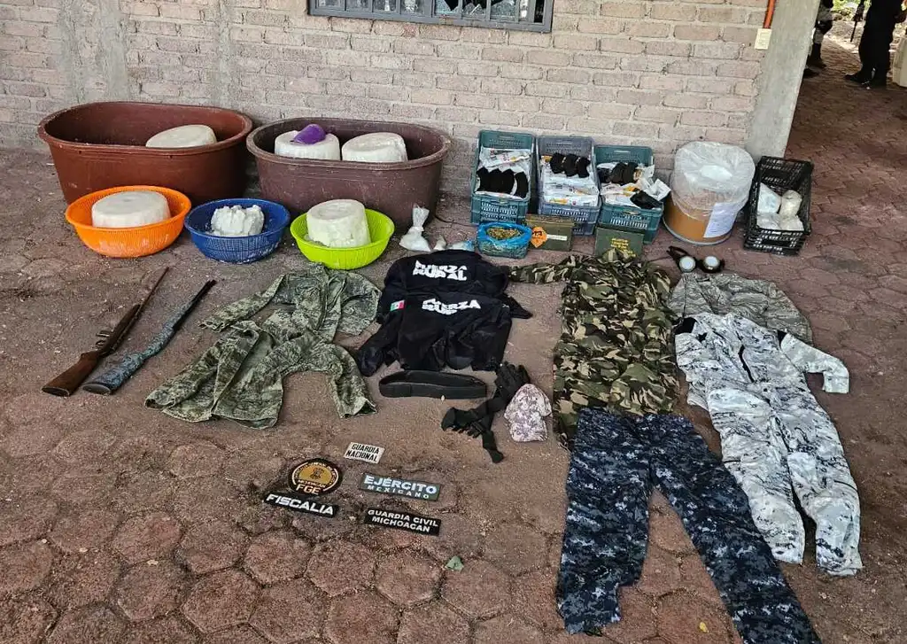 Hallan 300 kilos de droga y otro arsenal en otra finca de Zicuirán
