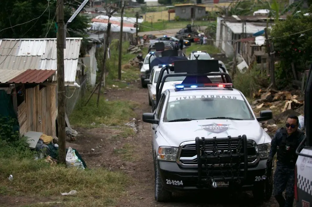 Policías ayudaron a un hombre que huyó de sus secuestradores