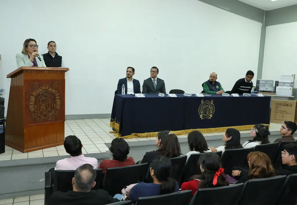 Preparatoria “Isaac Arriaga” de la UMSNH, con más equipo y seguridad