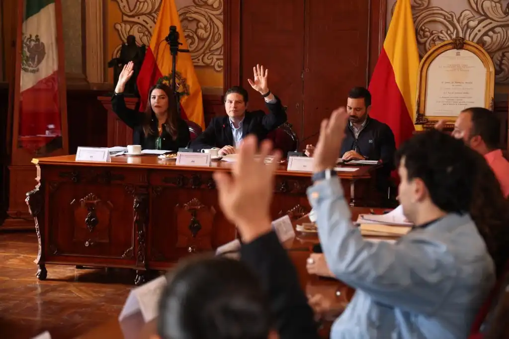 Presentan y aprueban manuales de organización de dependencias del gobierno de Morelia
