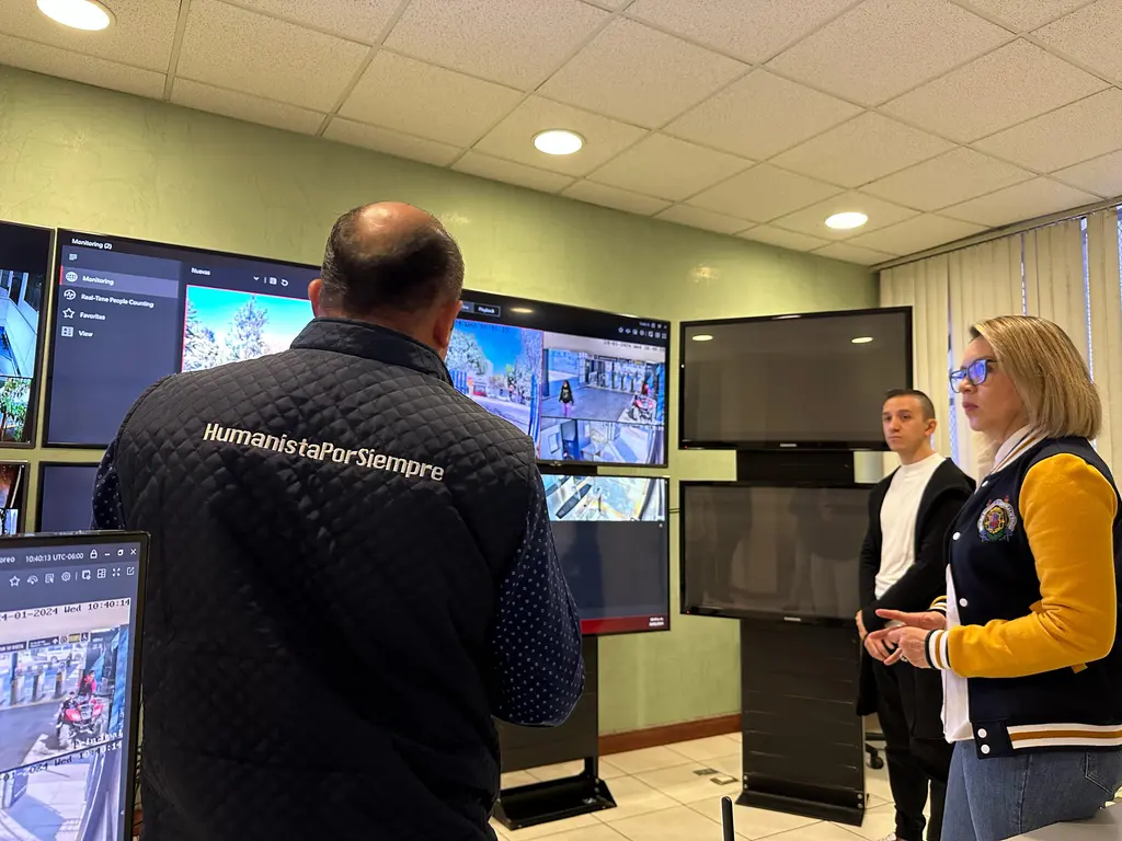 Yarabí Ávila realizó un recorrido en la Dirección de Tecnologías de la Información y Comunicación