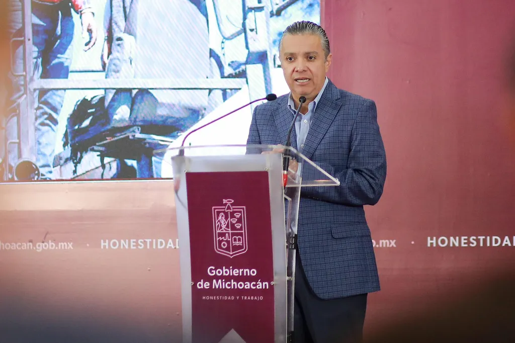 obras-hidricas-regionales-y-educativas-prioridad-en-2024-luis-navarro