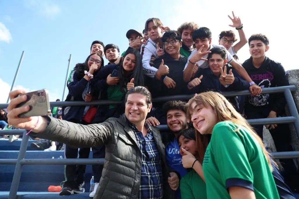 Alfonso Martínez da 246 Becas de Titulación del Colegio de Morelia 2024