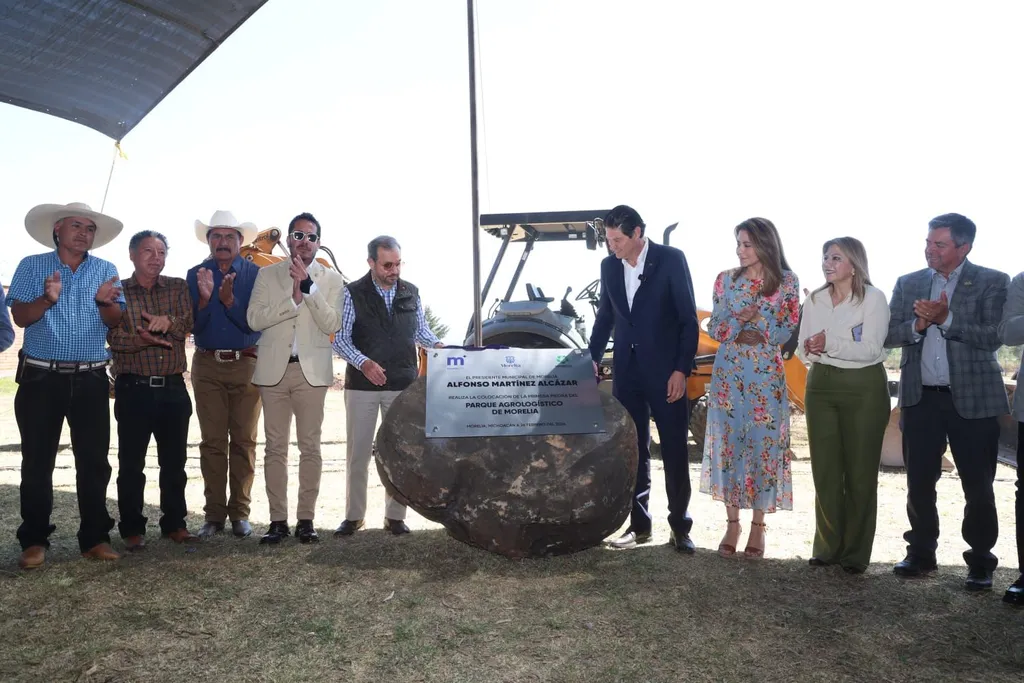 Alfonso Martínez colocó la primera piedra del Parque Agrologístico de Morelia