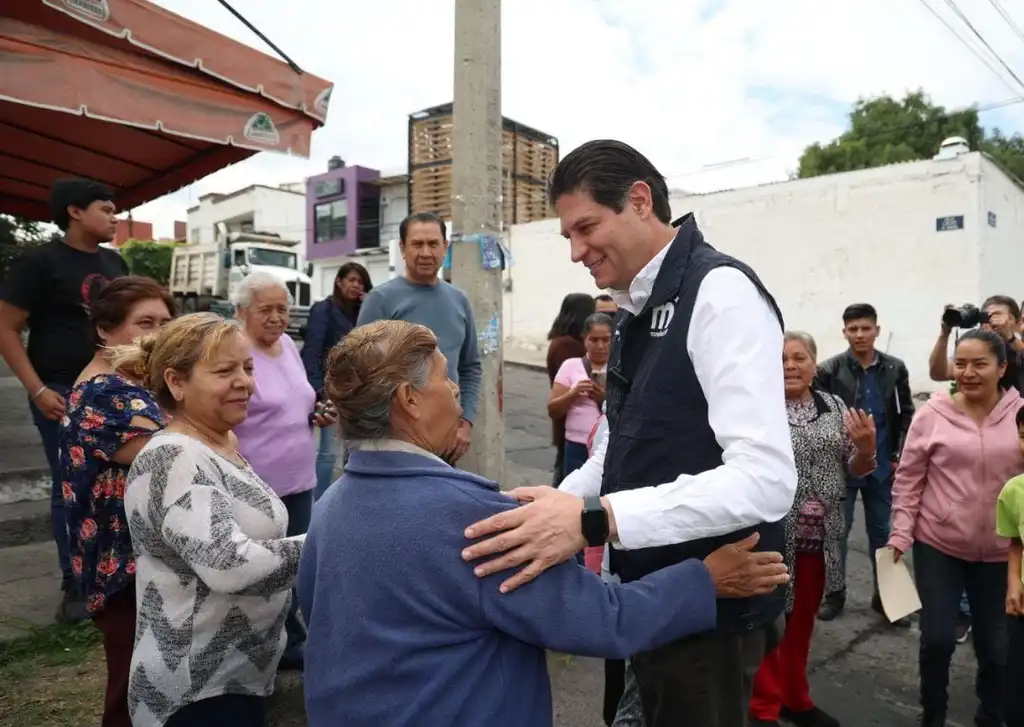 Alfonso Martínez inaugura 4 reencarpetamientos y pavimentaciones
