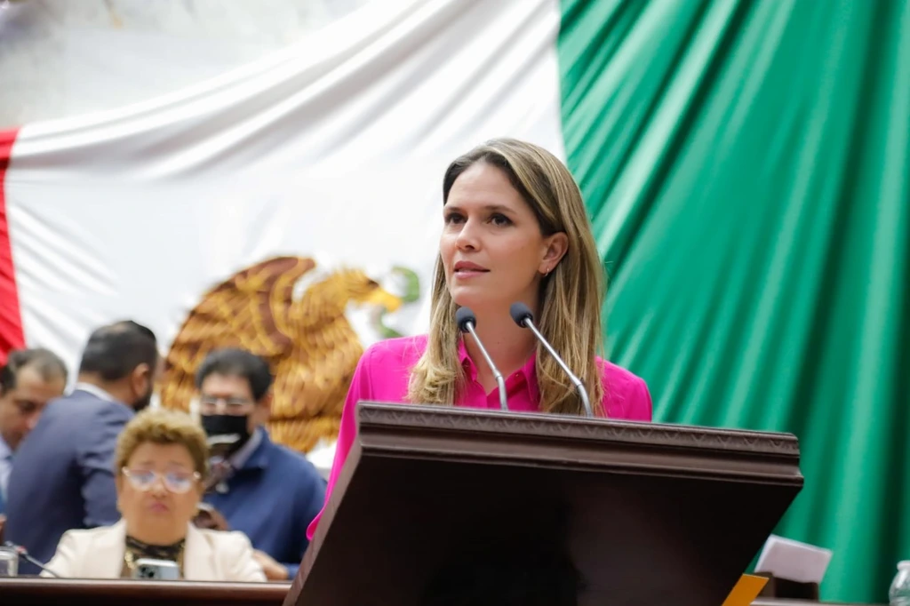 Diputada Daniela De Los Santos impulsa la capacitación y certificación para atender a niños y adolescentes en Michoacán