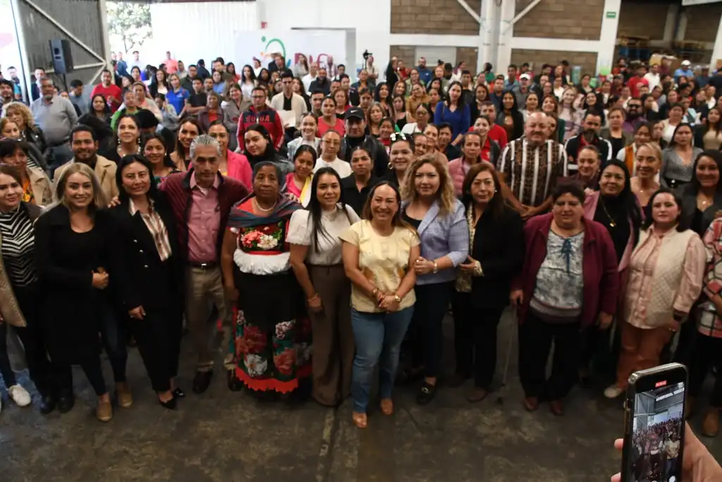 Entrega DIF sillas de ruedas, muletas y otros aparatos a municipios y autogobiernos