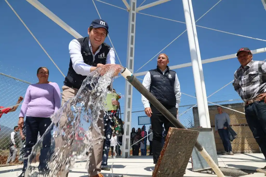Inaugura el alcalde obra de abasto de agua en la comunidad Hermenegildo Galeana de Tiripetío