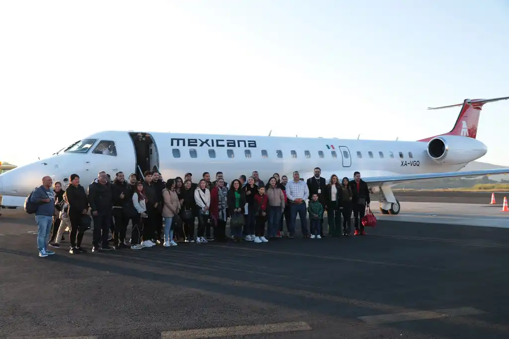 Llegó a Uruapan el primer vuelo de Mexicana