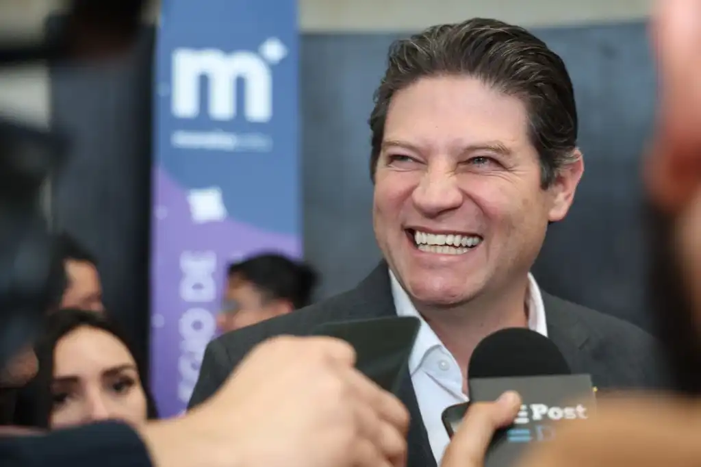 Morena cree que trabajar es estar en campaña