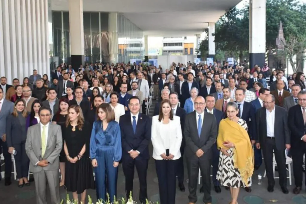Notarios, piedra angular en la aplicación de la justicia y legalidad