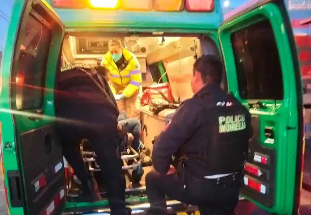 Atiende la policía municipal una fuga de amoniaco, en Morelia