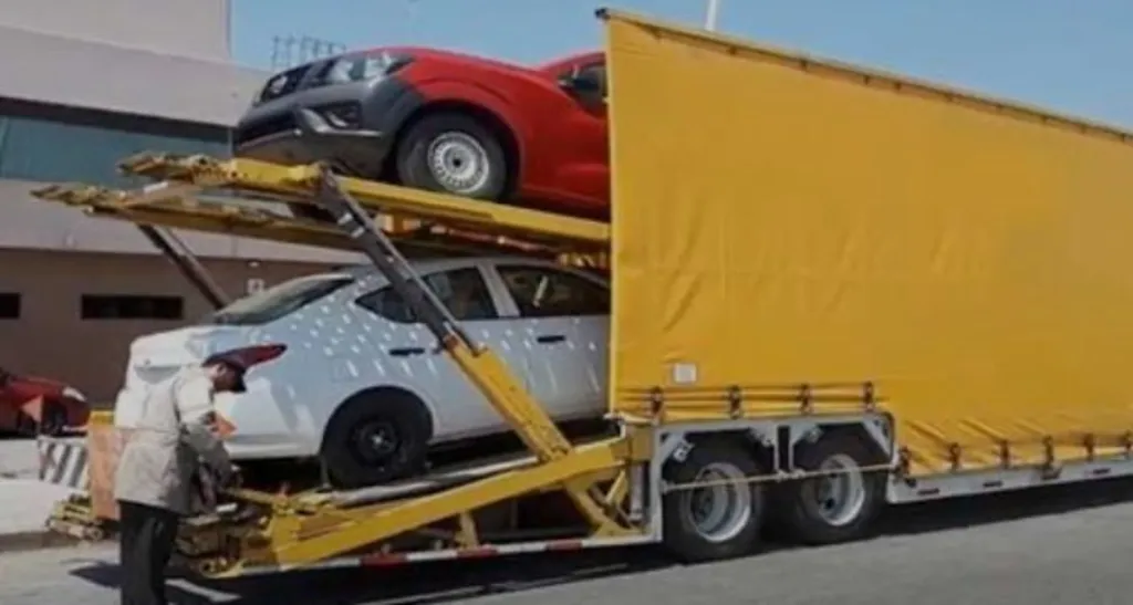 Buscan a quienes robaron tres autos nuevos de una nodriza