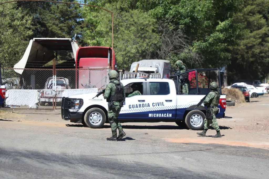 Buscan a responsables del asesinato de tres elementos de la Guardia Civil