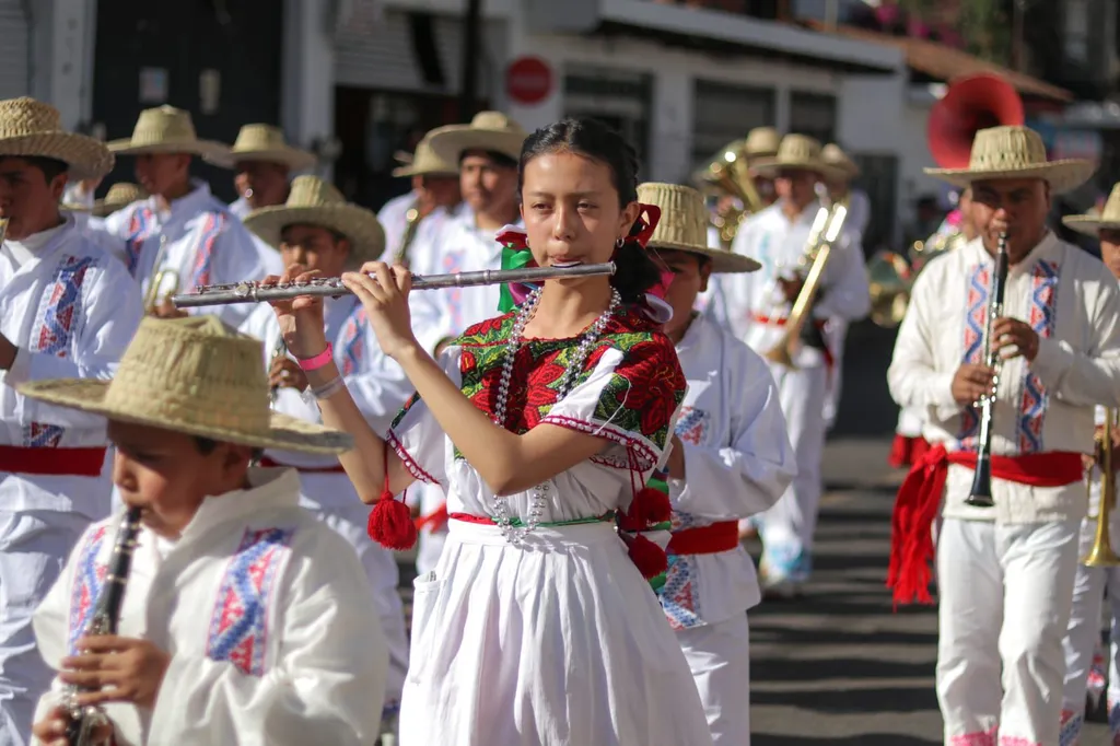 Convite de la K'uínchekua, fiesta y color las calles de Tzintzuntzan