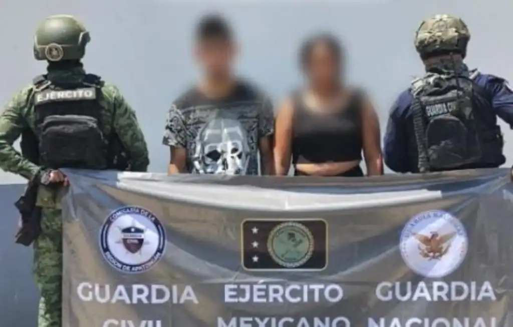 Detienen a dos con un arma y un carro robado, en Múgica
