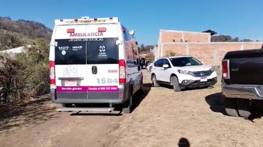 En Charo, dejan un cadáver en un corral