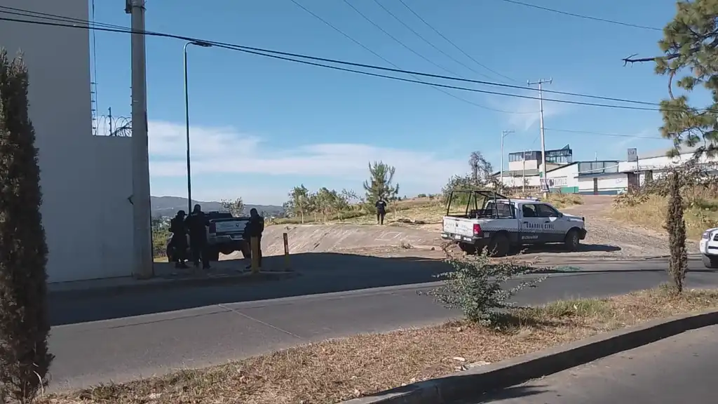 En Uruapan tiraron a dos, uno muerto y otro aún vivo