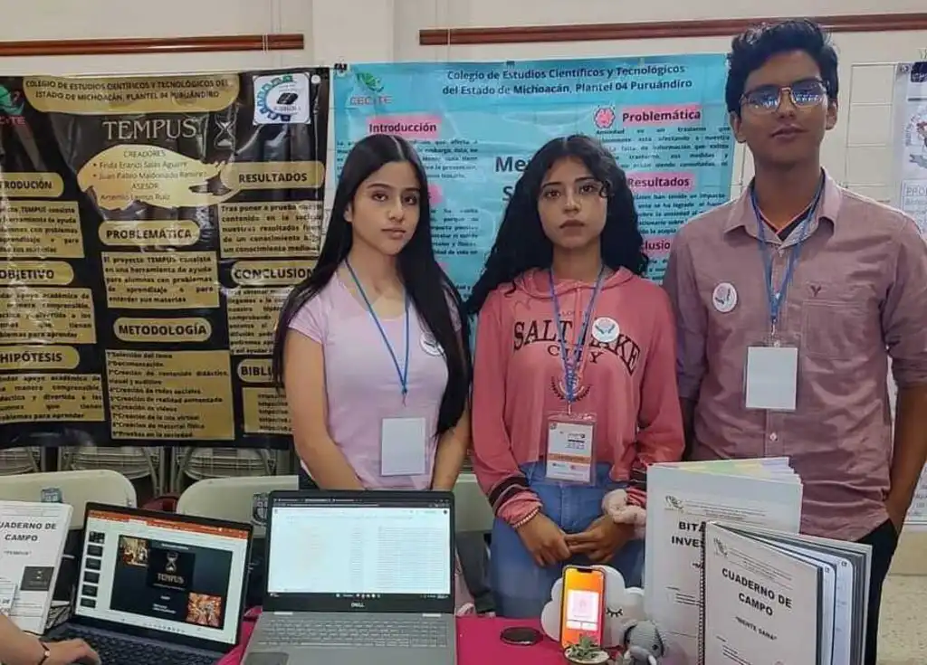 Estudiantes del Cecytem ganan dos oros con proyectos de ciencia