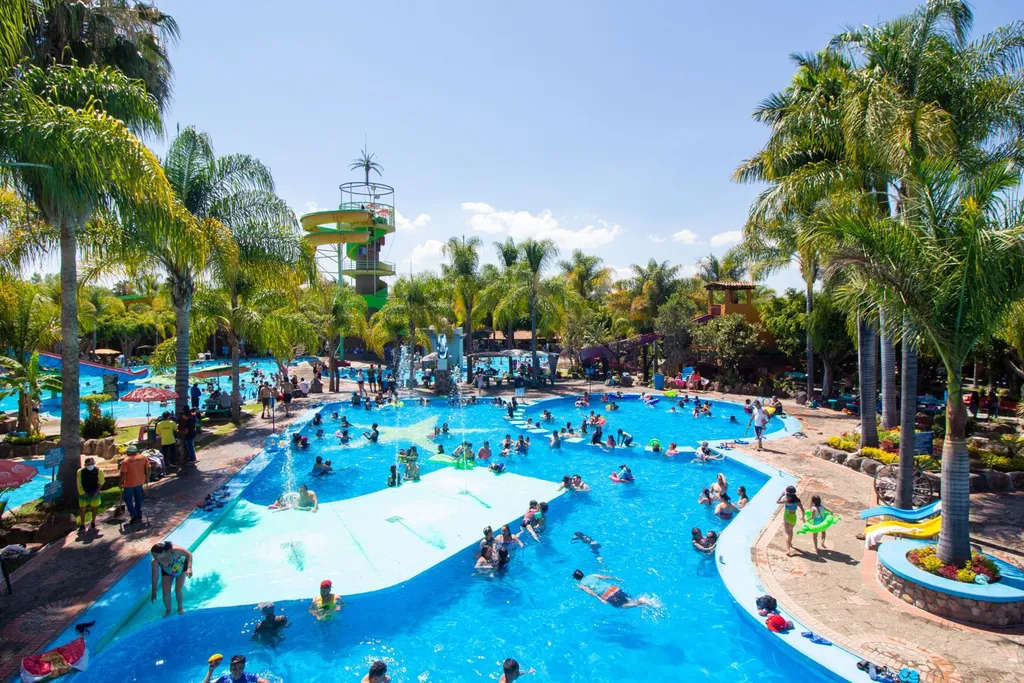 Michoacán tiene 200 balnearios listos para las vacaciones de Semana Santa