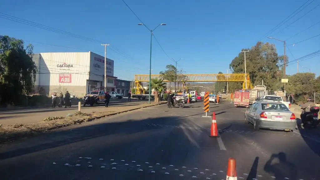 Sigue el cierre a la circulación por el choque de dos trailers en Madero Poniente