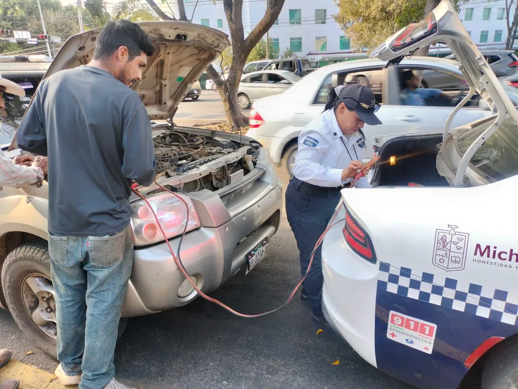 Sigue estos consejos de seguridad en tu auto antes de salir a carretera