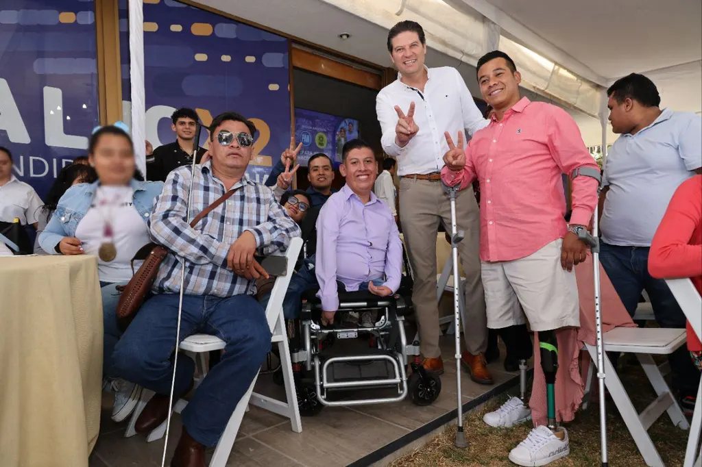 AlfonsoX2 va por más infraestructura y programas incluyentes