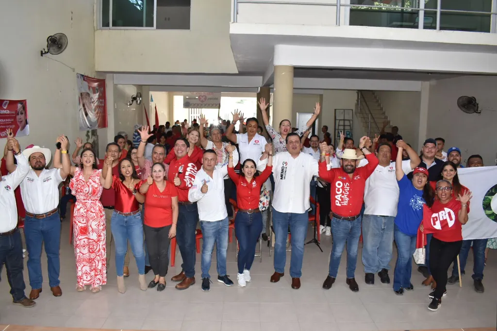 Blanca Álvarez agradece apoyo de la familia priísta de Apatzingán