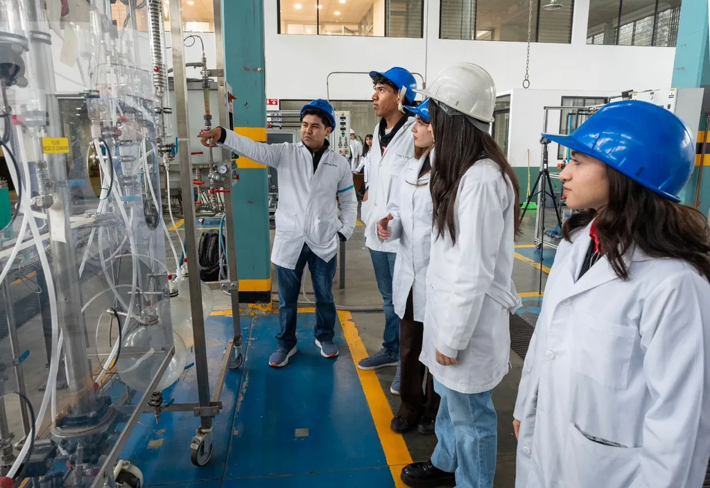 CACEI reconoce la calidad del Programa de Ingeniería Química